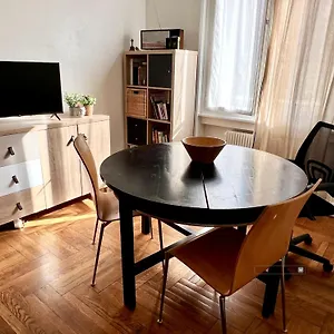 Chambre Double Et Salon Canape Lit 2 A 4 Personnes Lyon